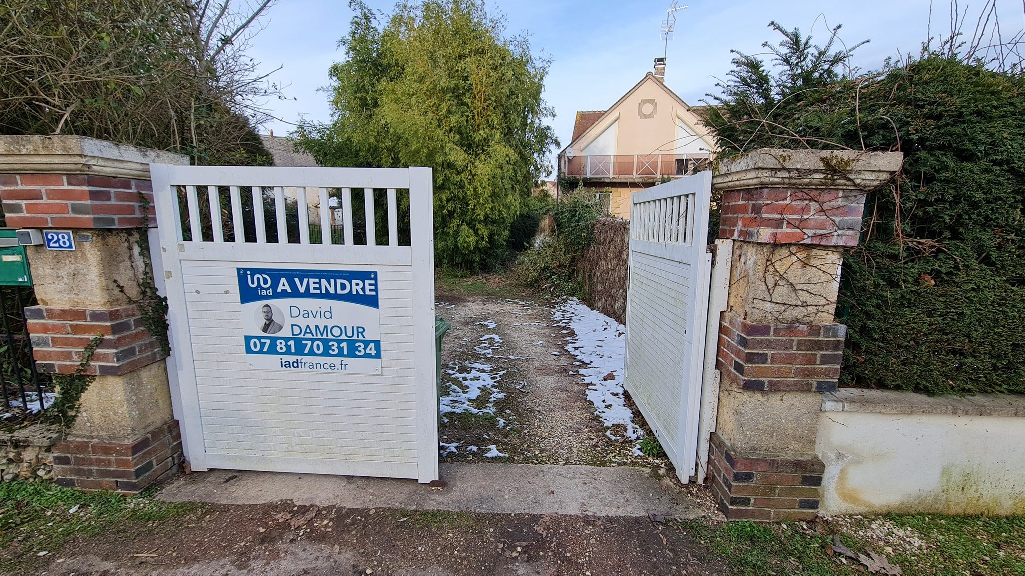 150504931_10159131516309485_3726214495294516746_n panneau à vendre David Damour
